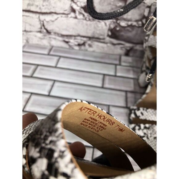 Gianni Bini After Hours White Black Snake Lace Block Heel Sandals Women Sz 7.5M - Picture 13 of 16